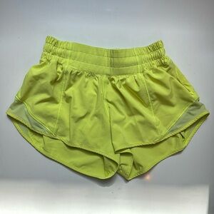 Lululemon Hotty Hot Low-Rise Lined Short 2.5”